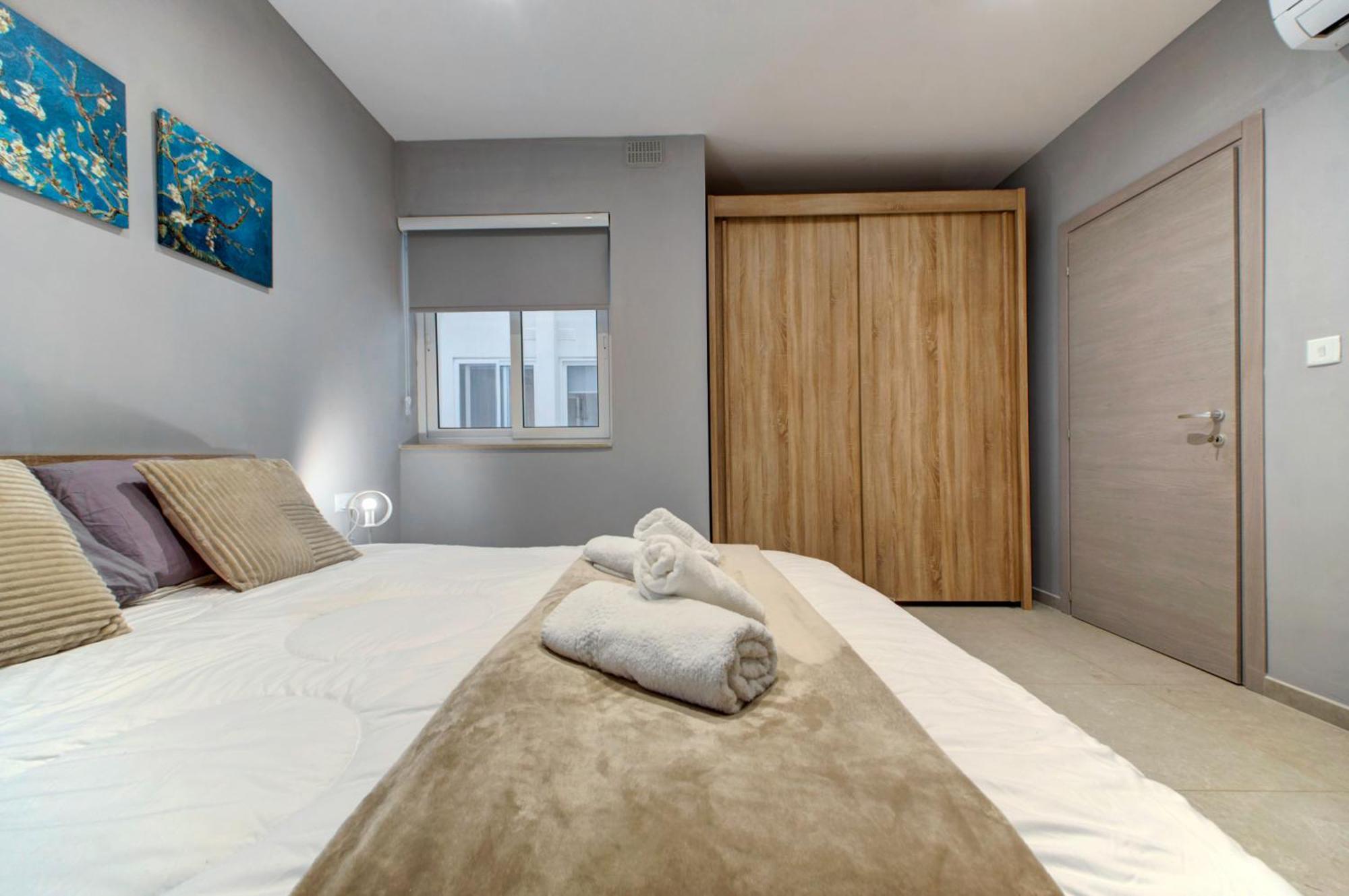 Apartment Stunning City-center 3br