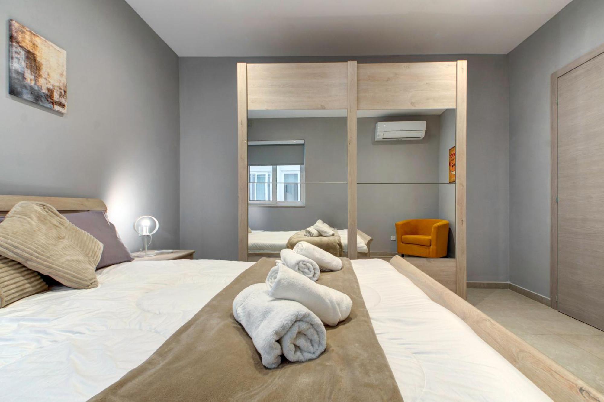Stunning City-center 3br * Слима