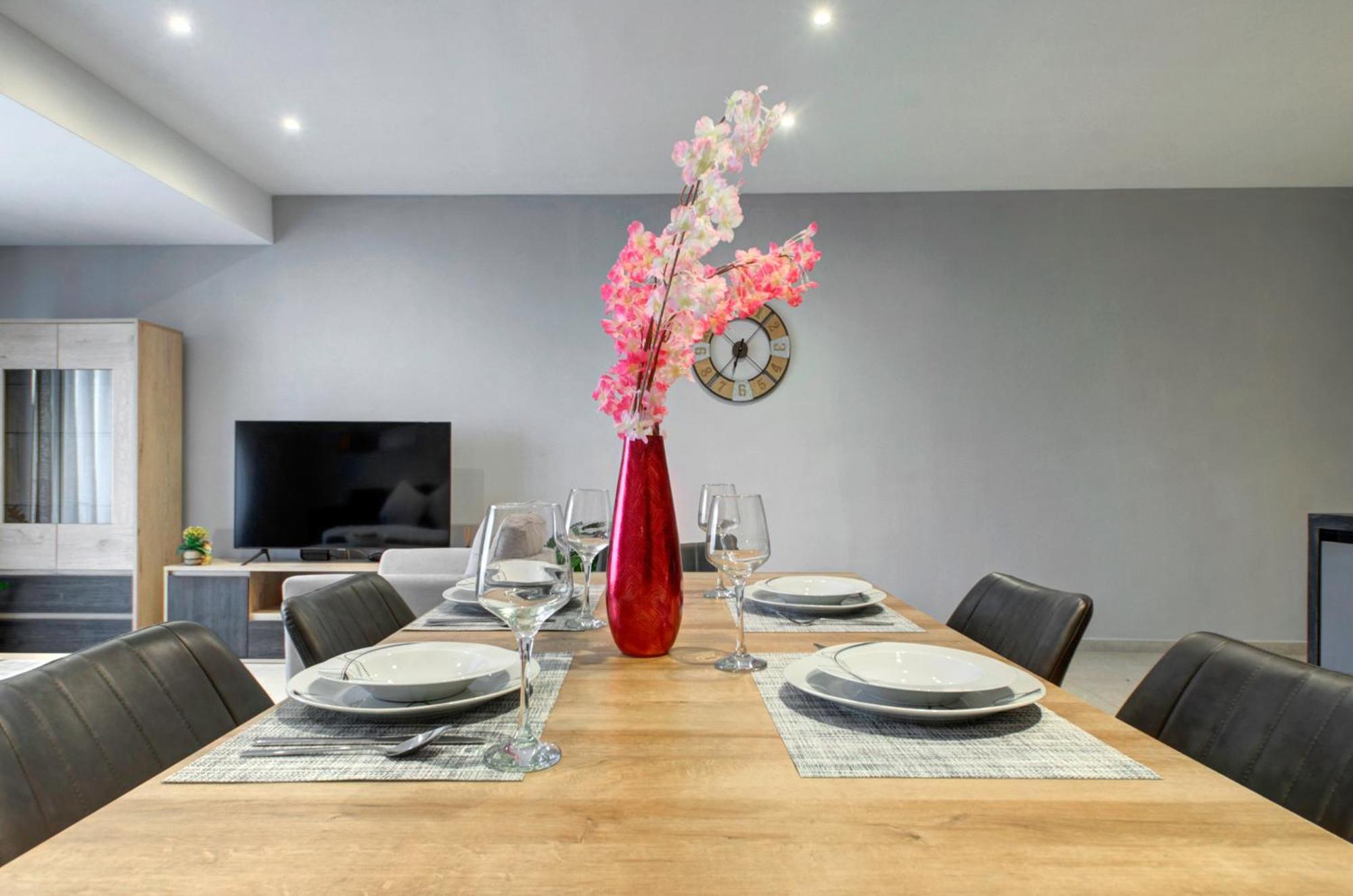 Stunning City-center 3br Sliema