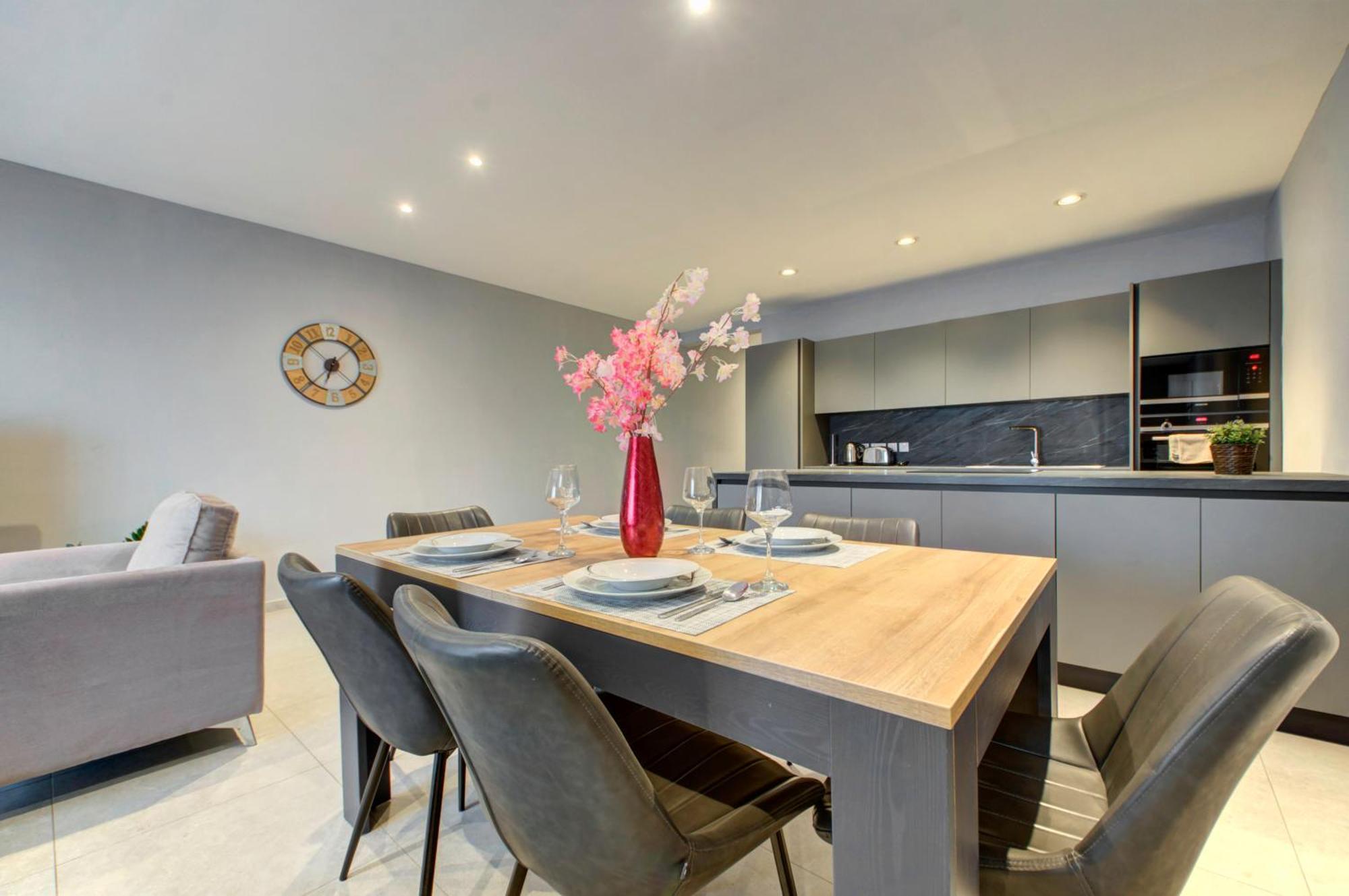 Stunning City-center 3br Apartment
