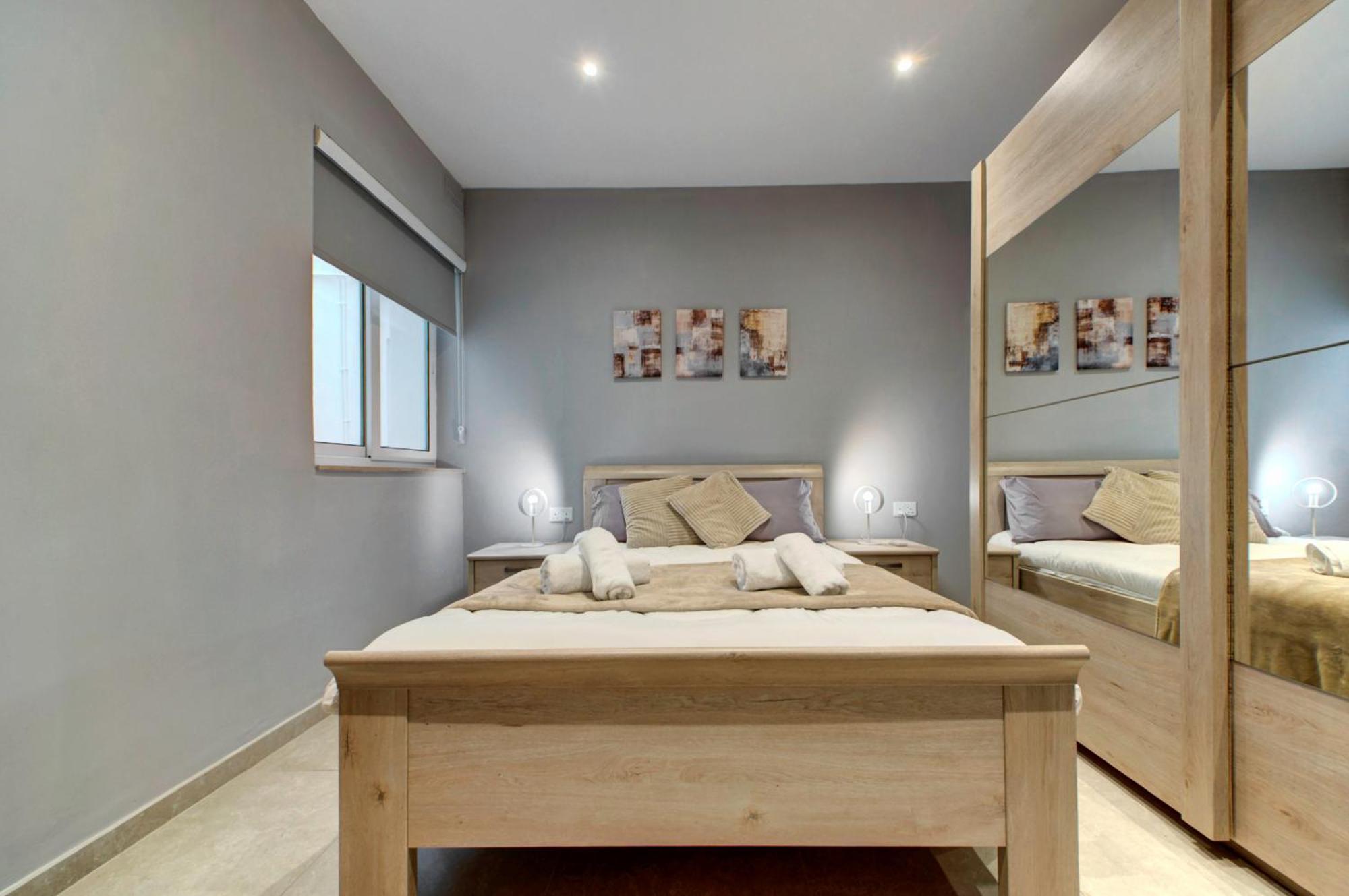 Apartment Stunning City-center 3br