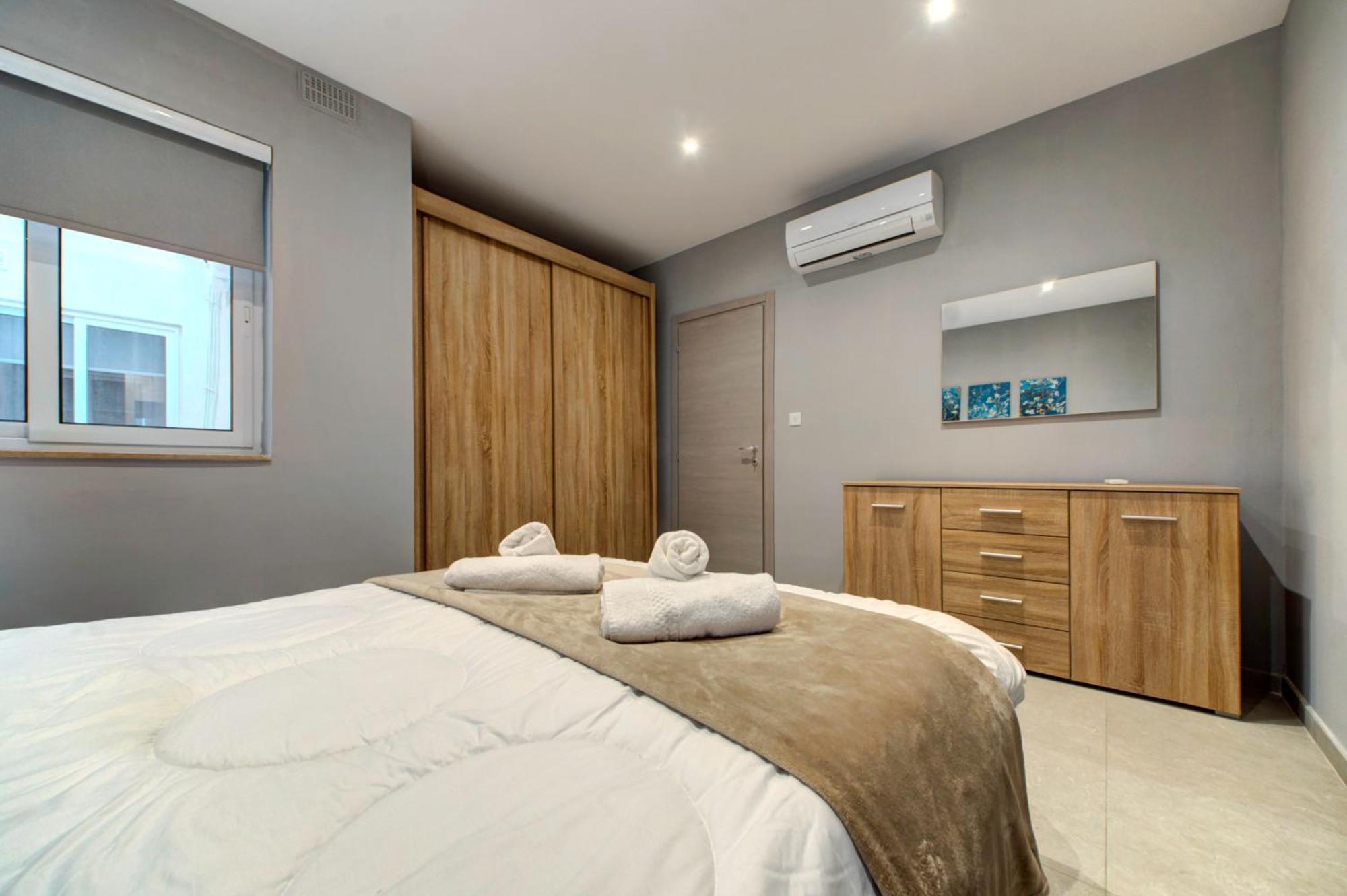 Apartment Stunning City-center 3br *