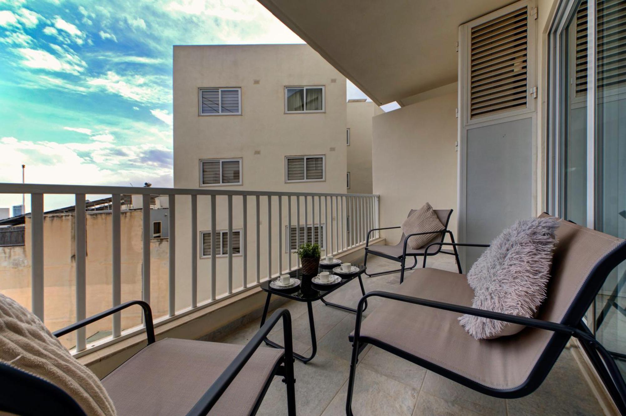 Апартаменты Stunning City-center 3br
