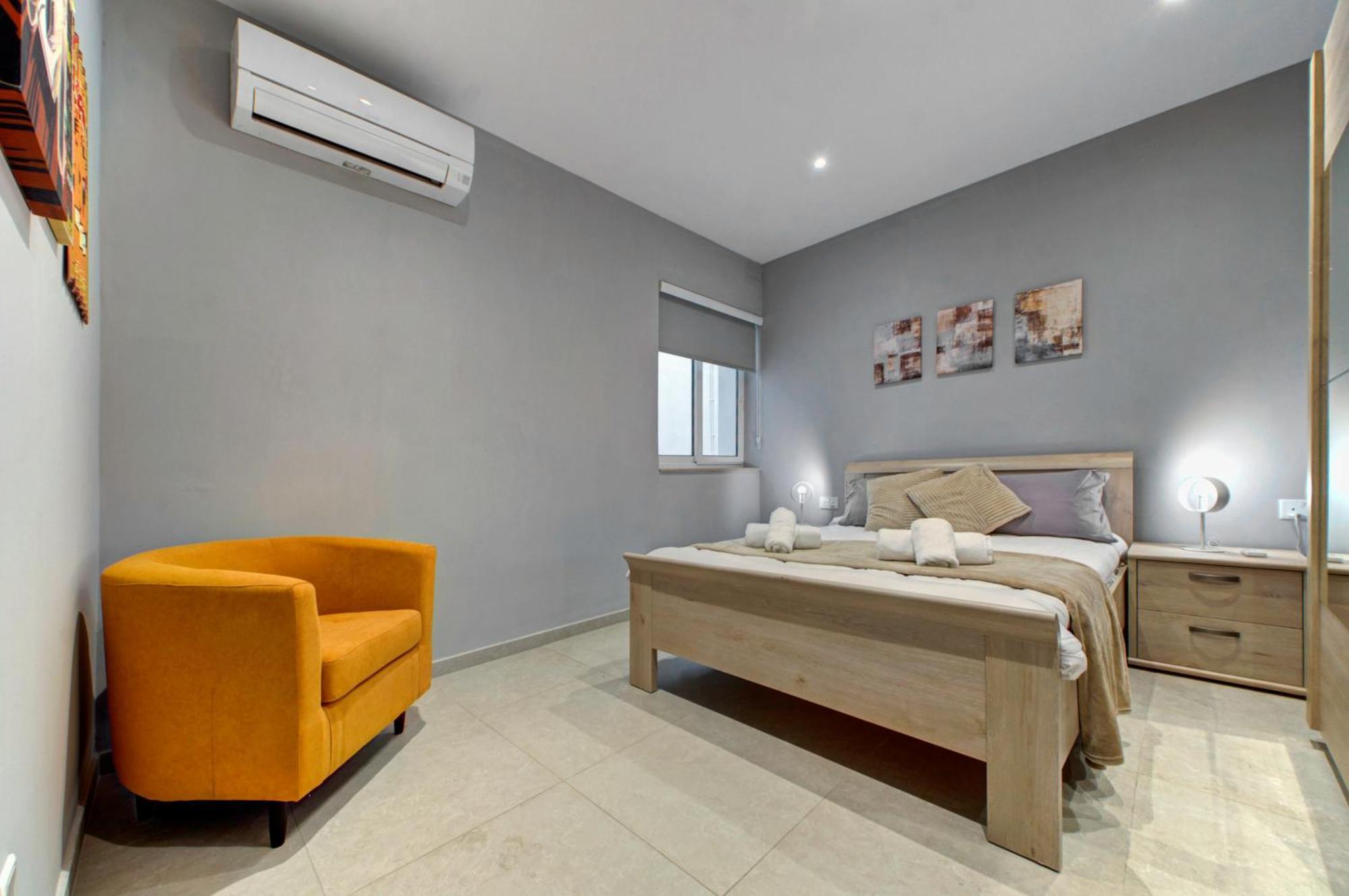 Apartment Stunning City-center 3br *